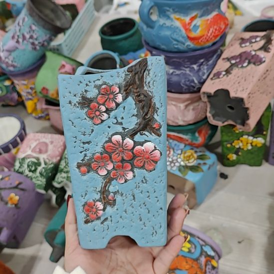 当场拍满15元发货不凑不发，花盆盆口不方不圆有针孔黑点是正常的，