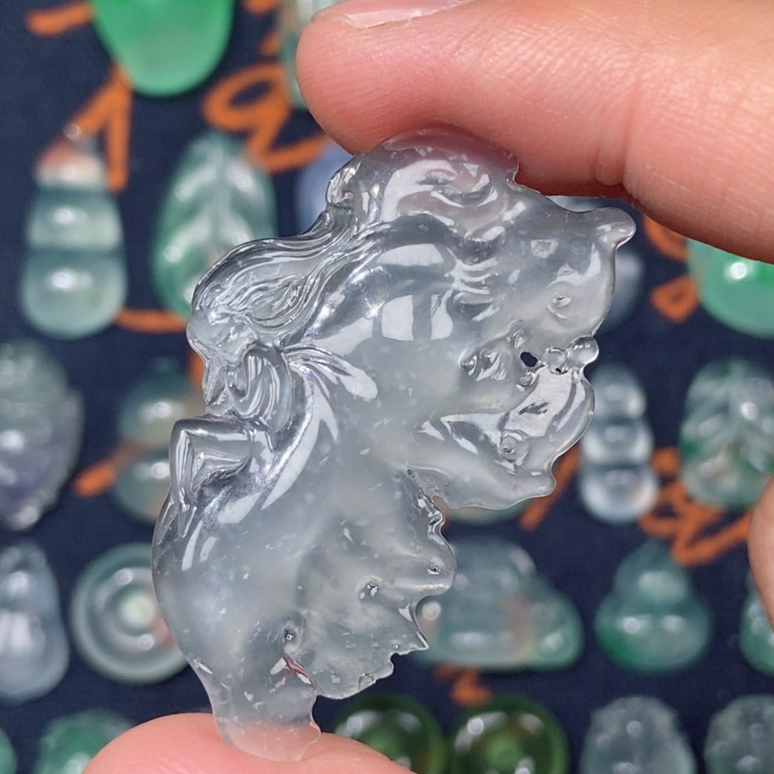 翡翠颈饰未镶嵌花仙子