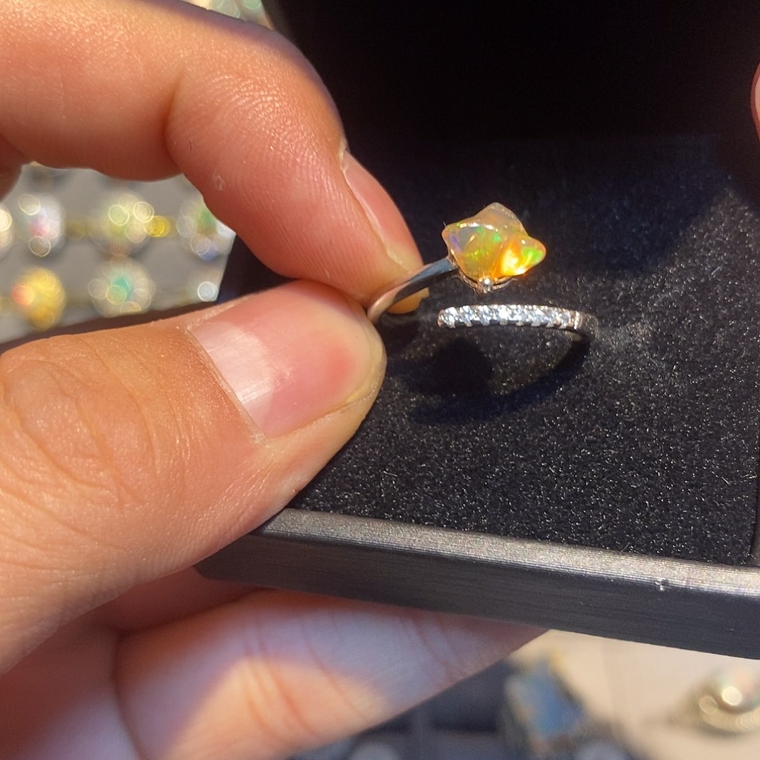 欧泊欧泊戒指银S925镶嵌