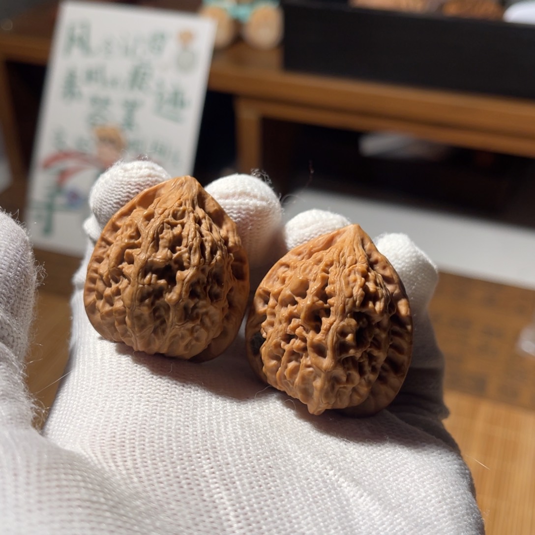 文玩核桃把件?**酱30 金牛全品，不退不换