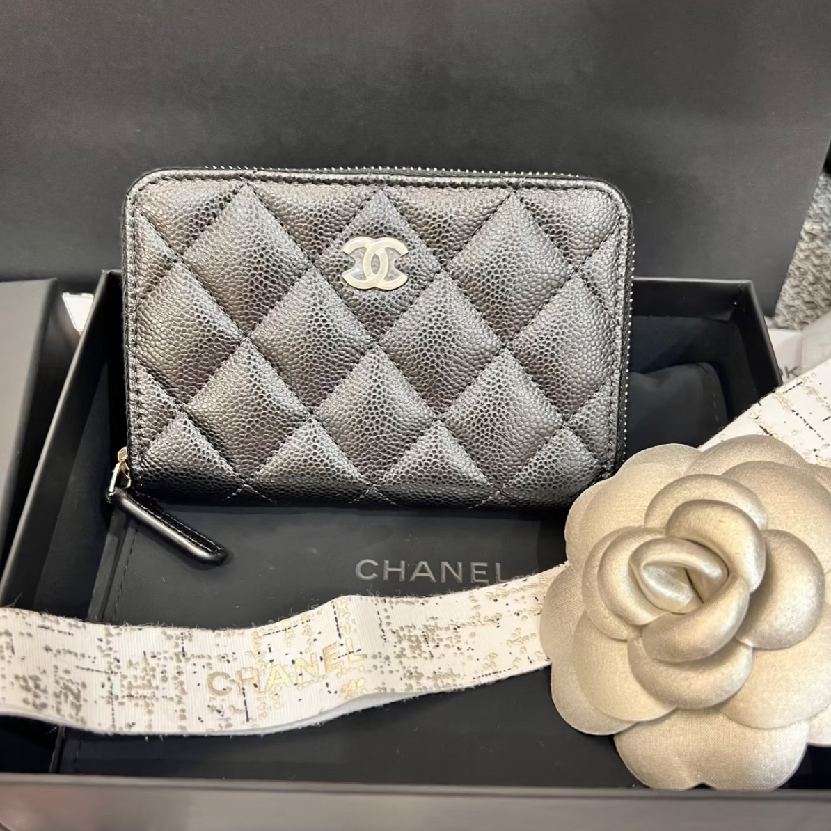 99新 Chanel/香奈儿 香奈儿浅灰色钱包