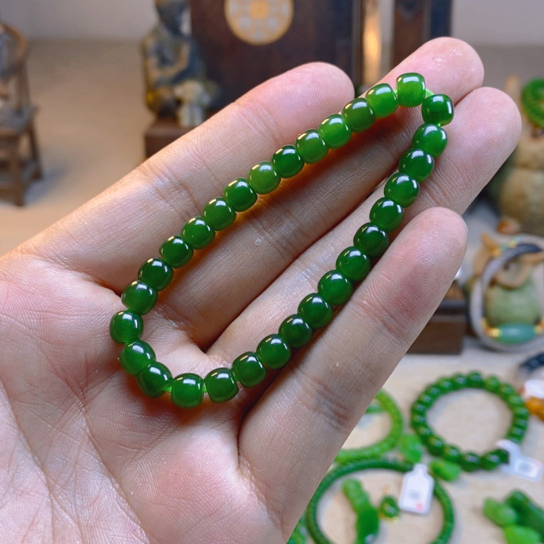 和田玉颈饰未镶嵌叙