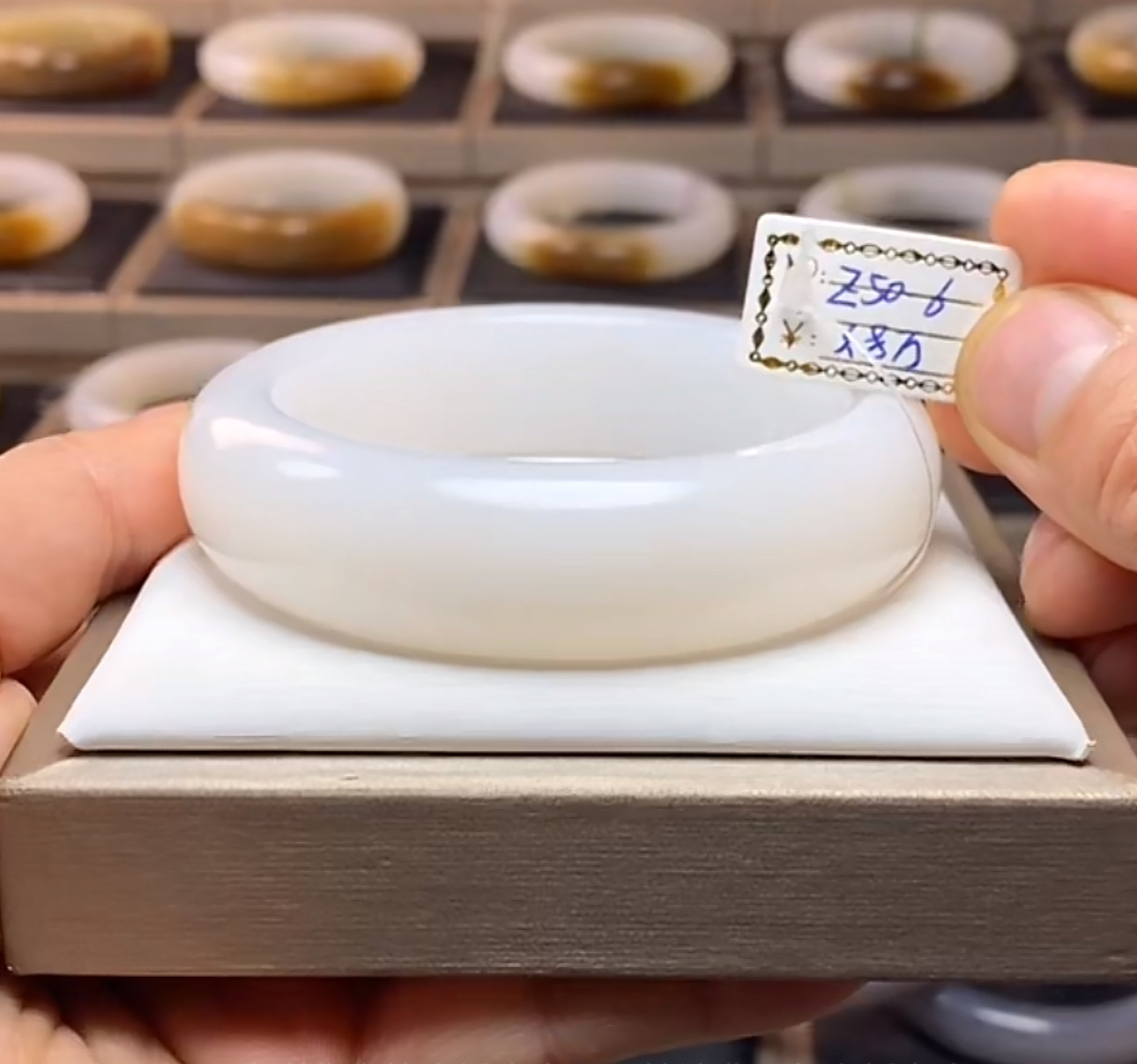 新疆和田玉白玉手镯老料