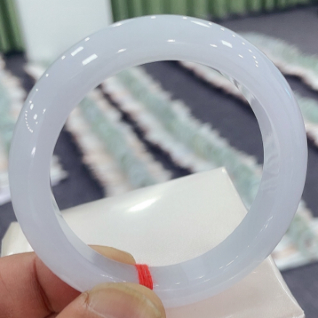 天然缅甸A货翡翠女款时尚女士冰透测量高冰美人镯白手镯白色少女