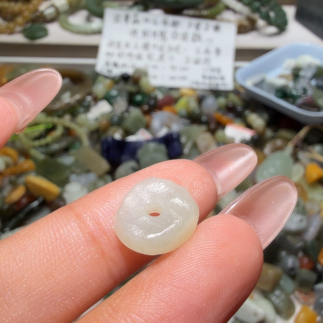 和田玉未镶嵌珠宝奇石