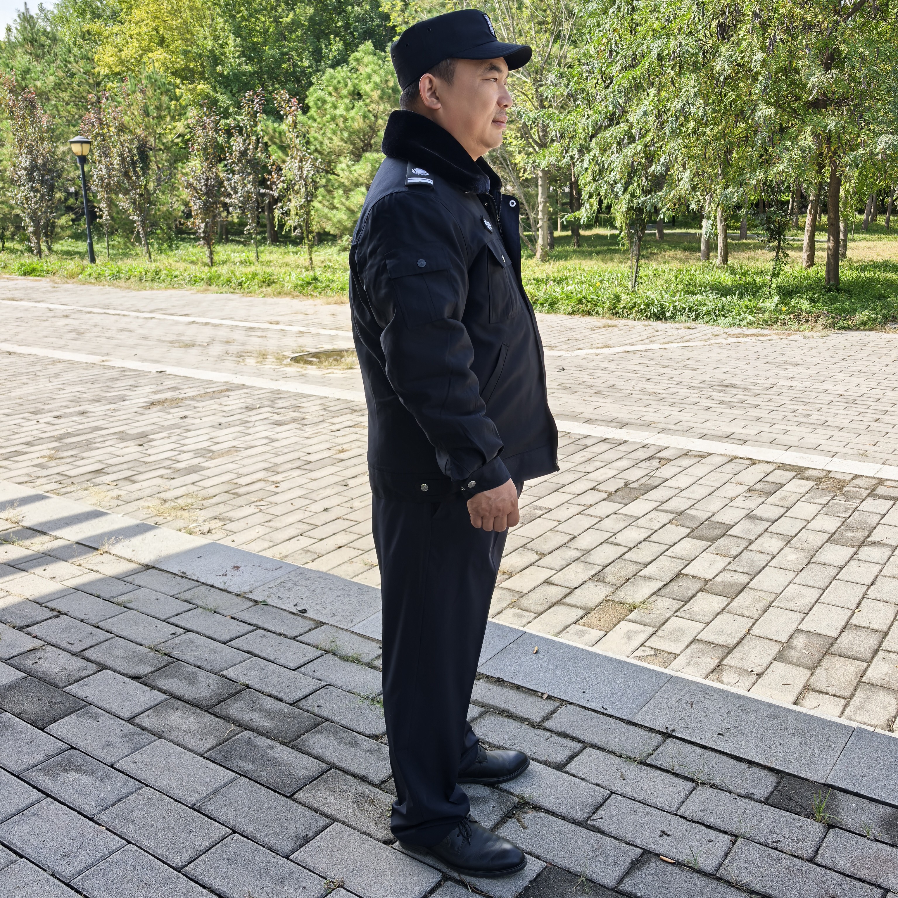 冬执勤服（藏青色）；保暖冬季拉链翻领工装制服安保物业方领上装。