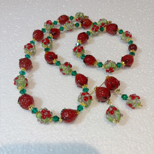 不锈钢玻璃项链 琉璃花朵草莓，彩色多巴胺项链，减龄可爱风