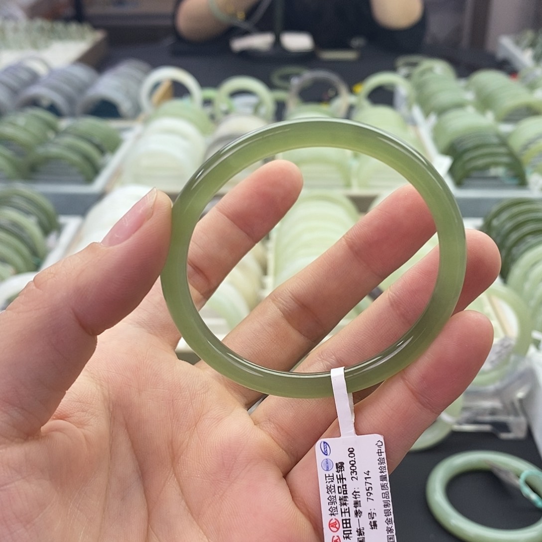 和田玉未镶嵌手镯53