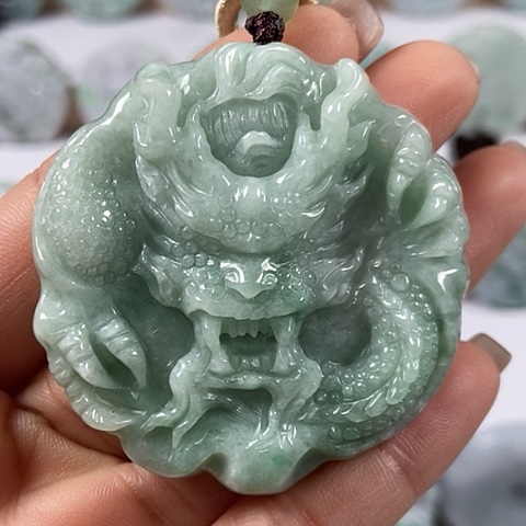 翡翠颈饰未镶嵌大龙有棉线福利
