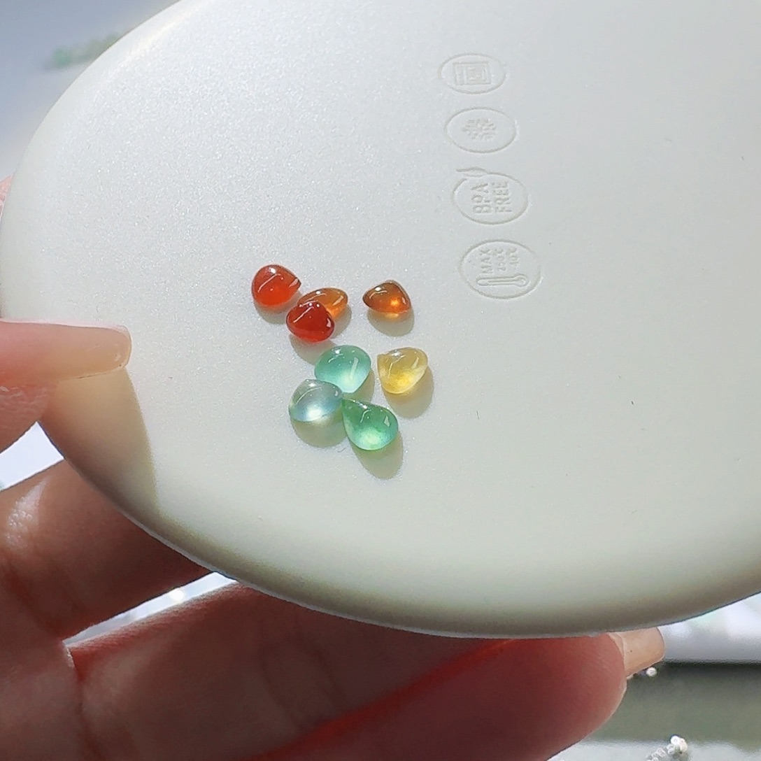 翡翠颈饰未镶嵌随形