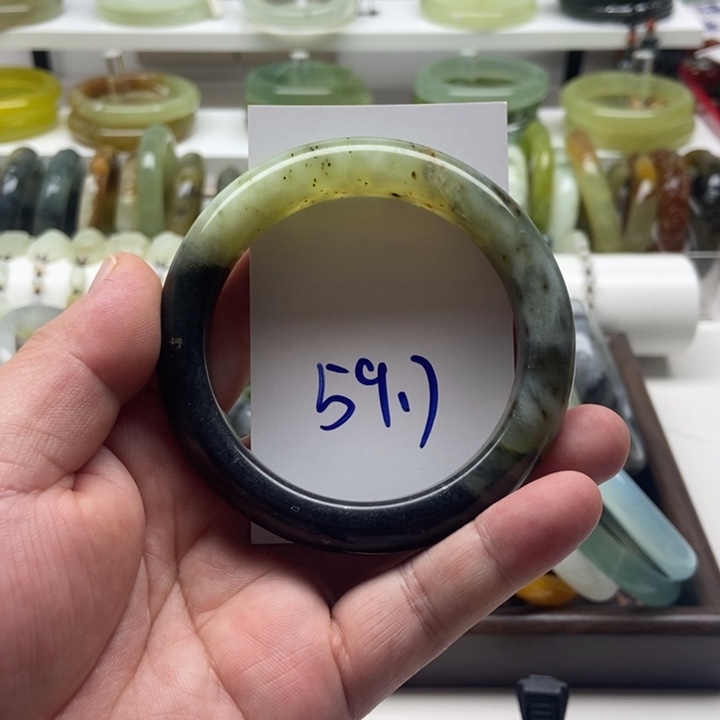 未镶嵌蛇纹石玉手镯