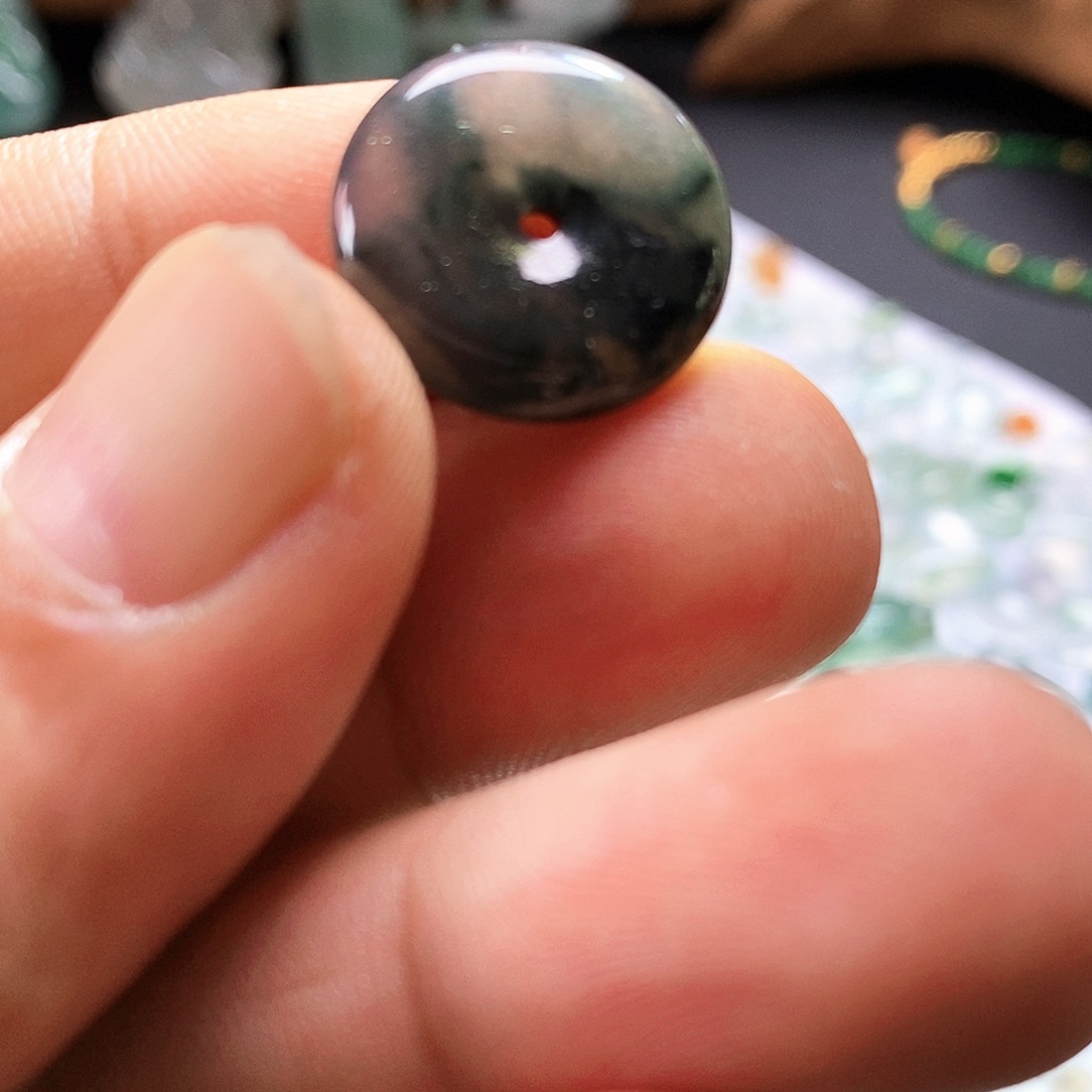 屁****翡翠未镶嵌颈饰翡翠