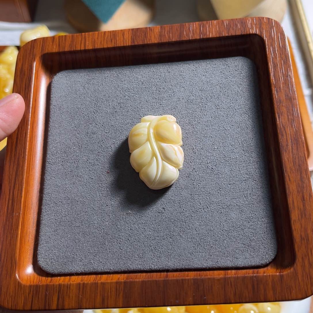 琥珀手链未镶嵌白蜡叶子