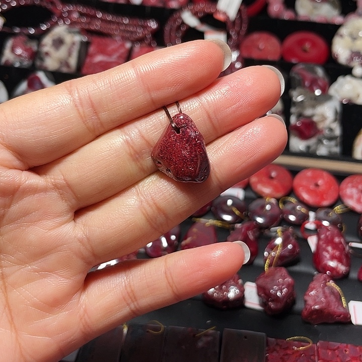 天然辰砂无根砂吊坠