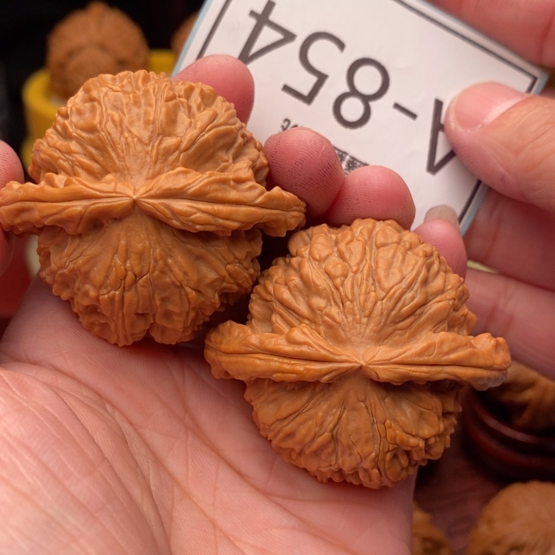 文玩核桃把件闷白47