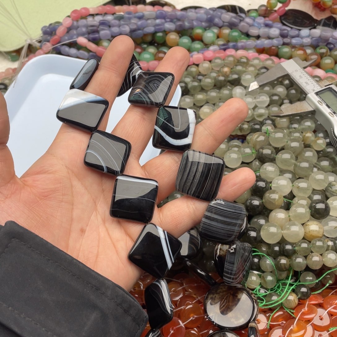 玛瑙/玉髓珠宝半成品未镶嵌一条装32mm蚕丝玛瑙对角方片