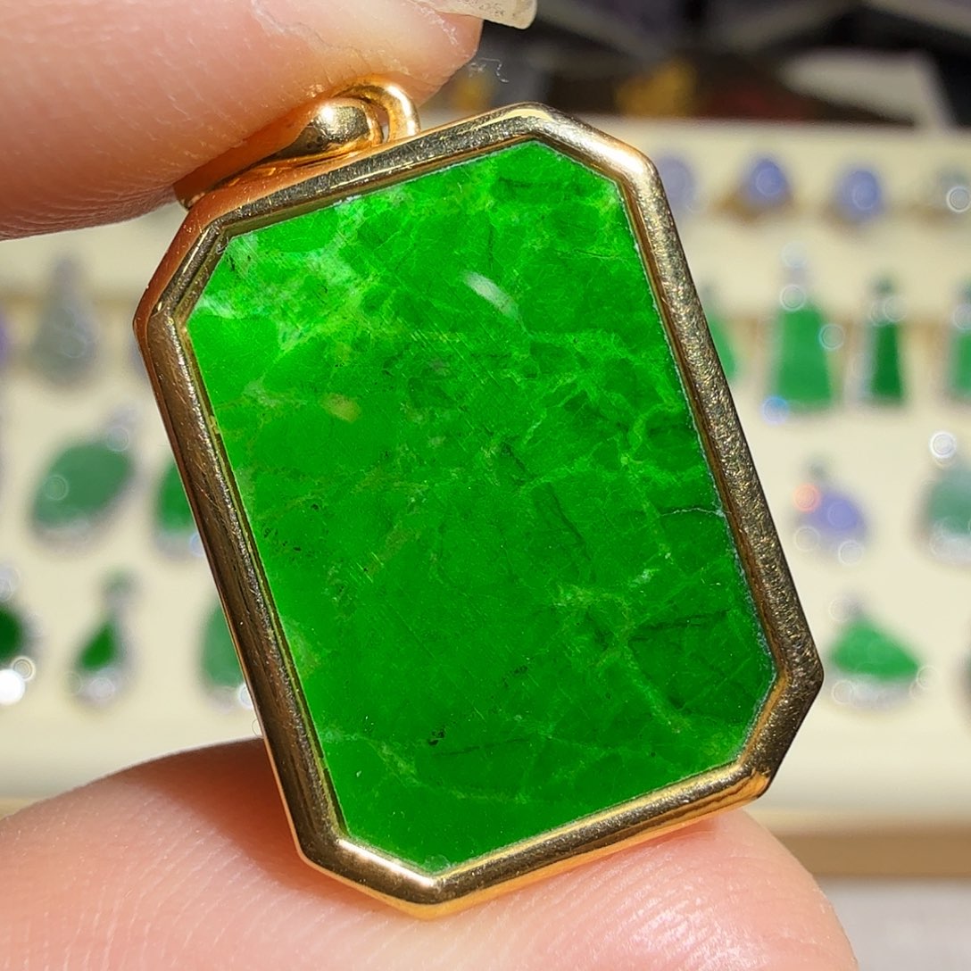 翡翠吊坠(不含链)18K金镶嵌