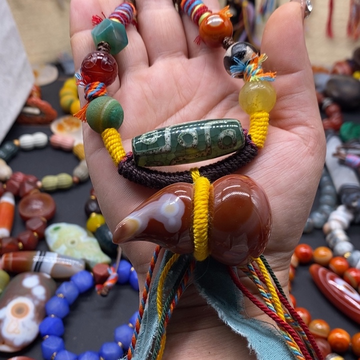 玛瑙/玉髓颈饰未镶嵌