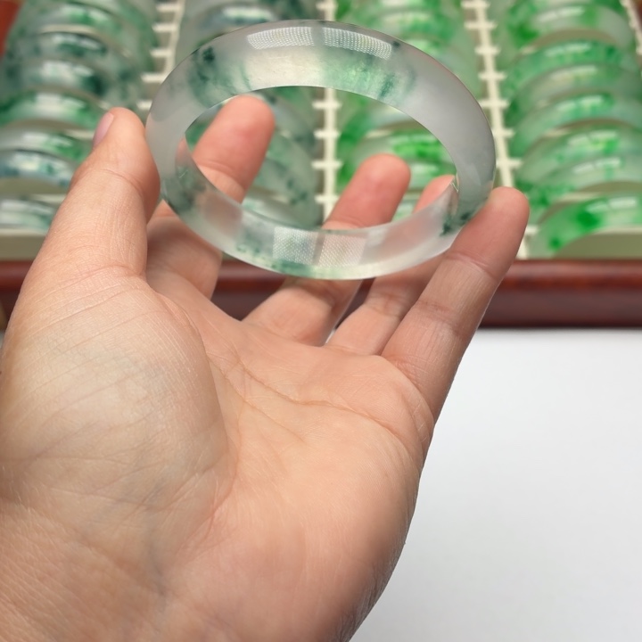 双***徐石英质玉未镶嵌手镯