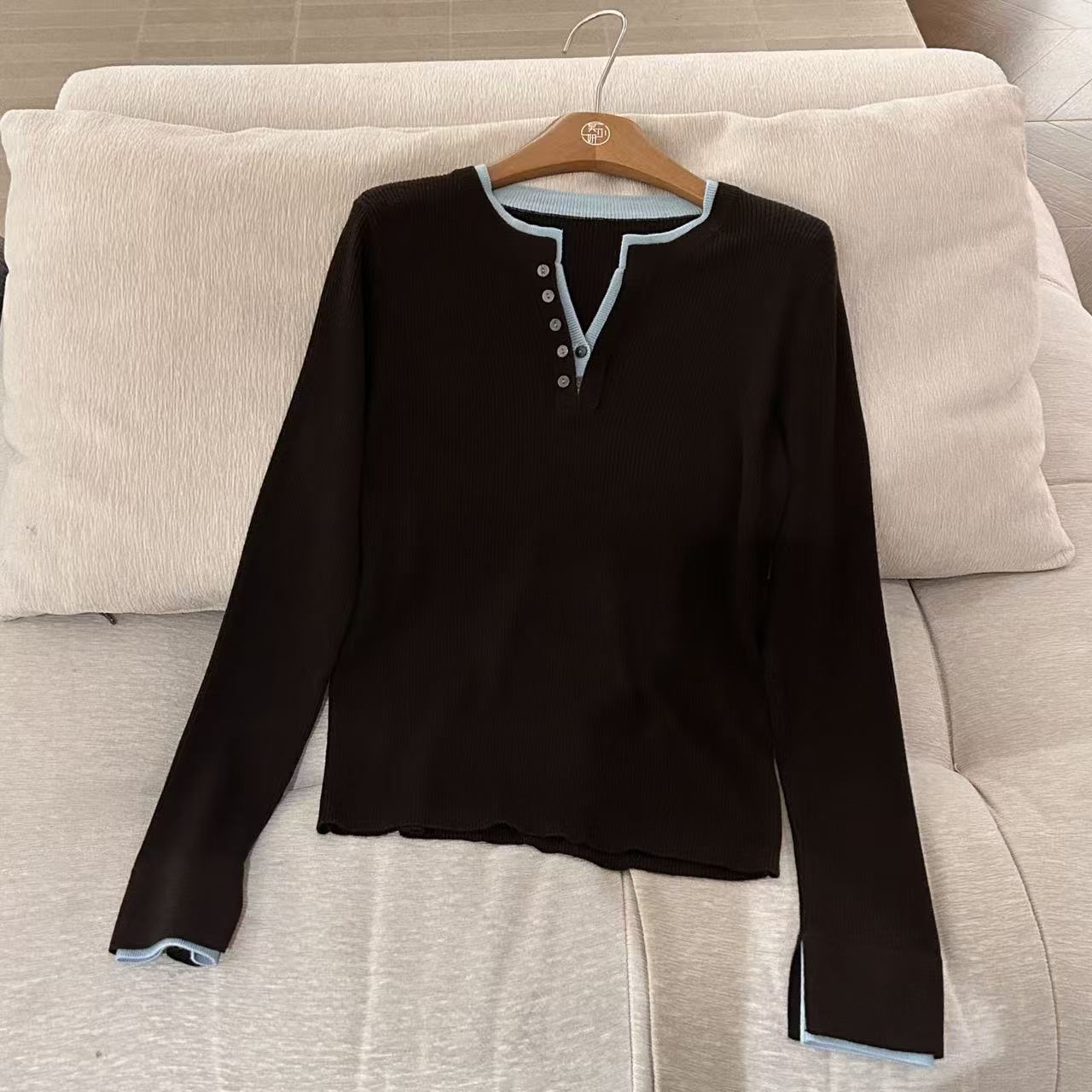 秋冬新款韩系气质撞色V领显瘦长袖针织打底上衣（衣长57）冷水手洗