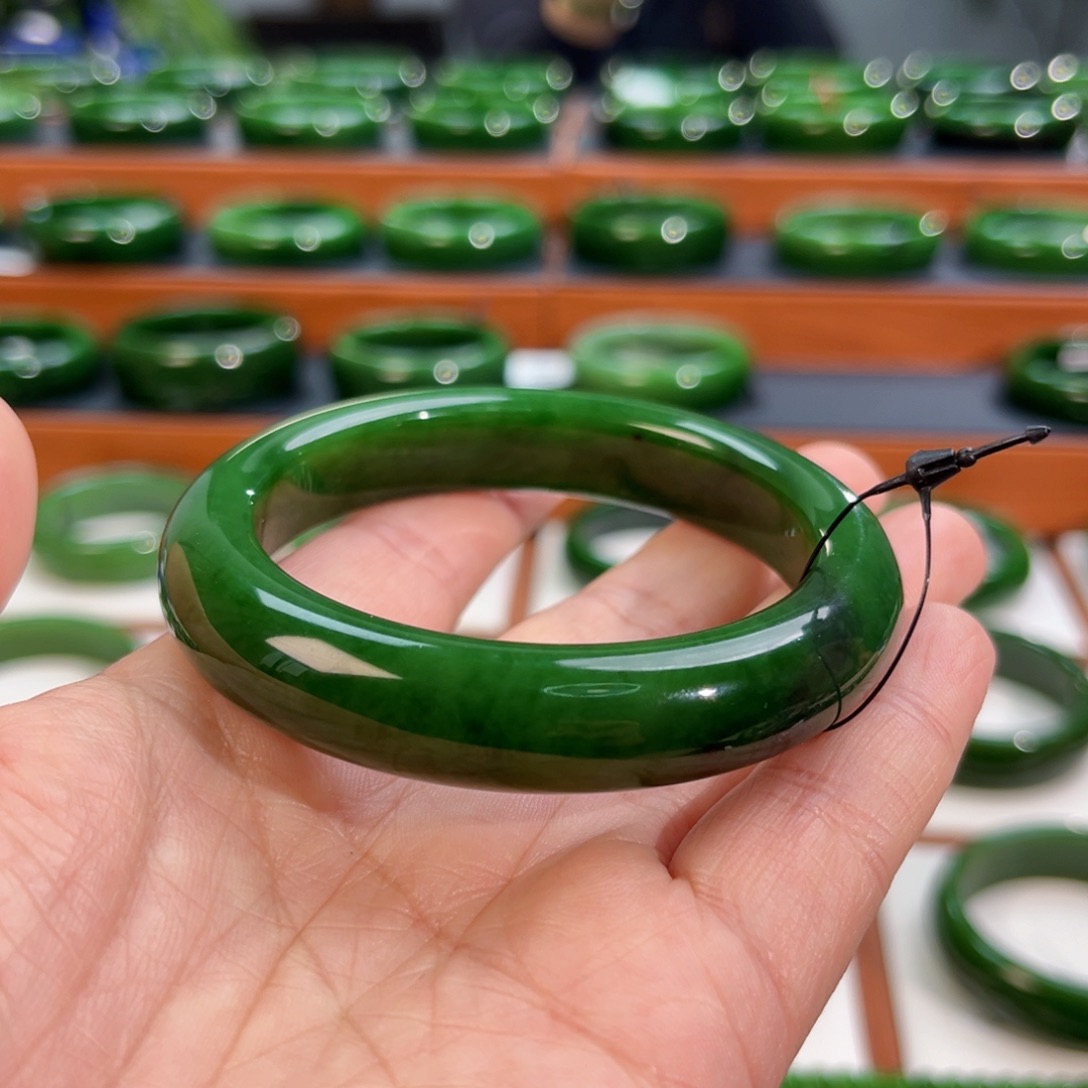 未镶嵌手镯和田玉（碧玉）