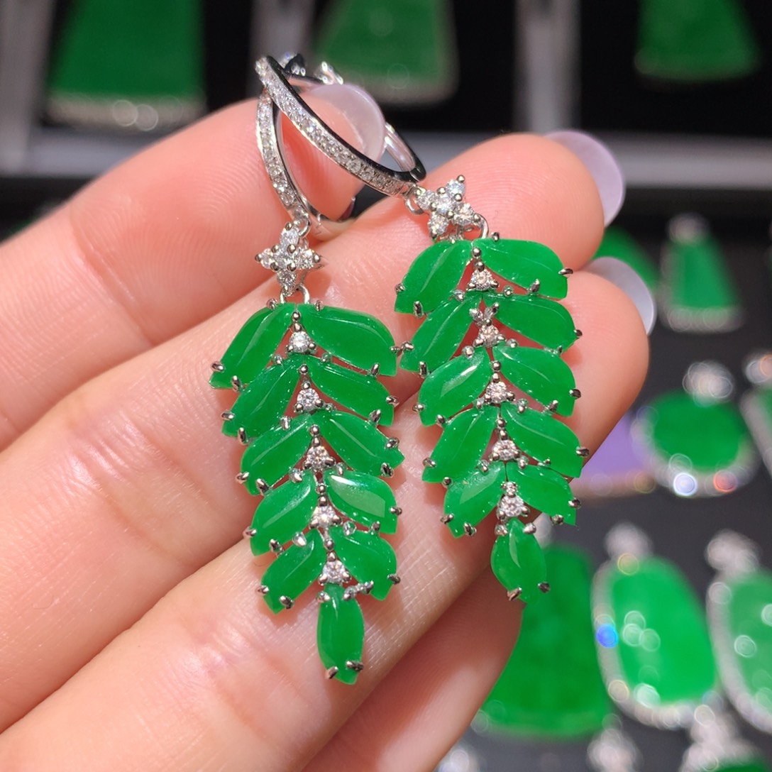 翡翠颈饰18K金镶嵌翡翠