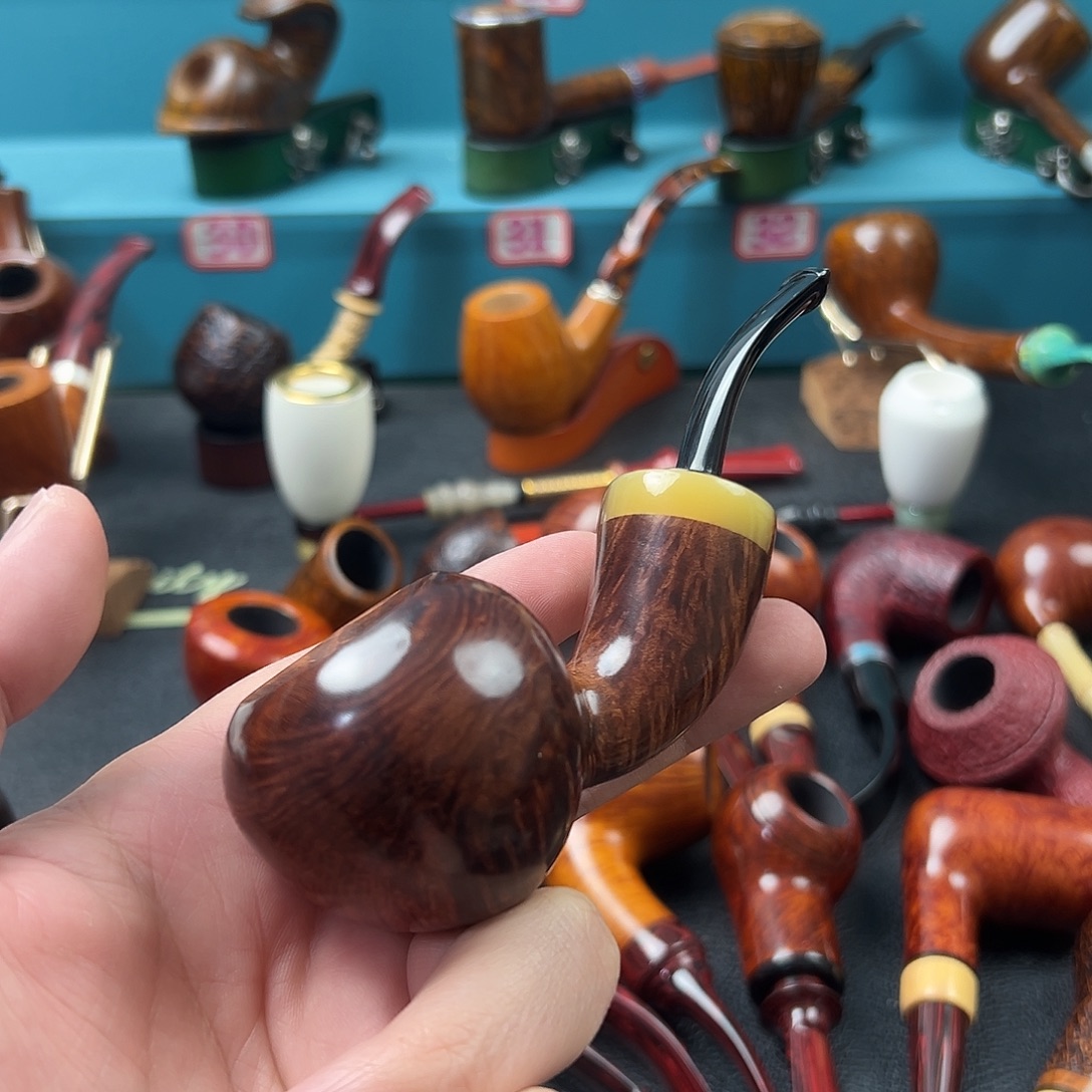 如***以意大利石楠木烟斗