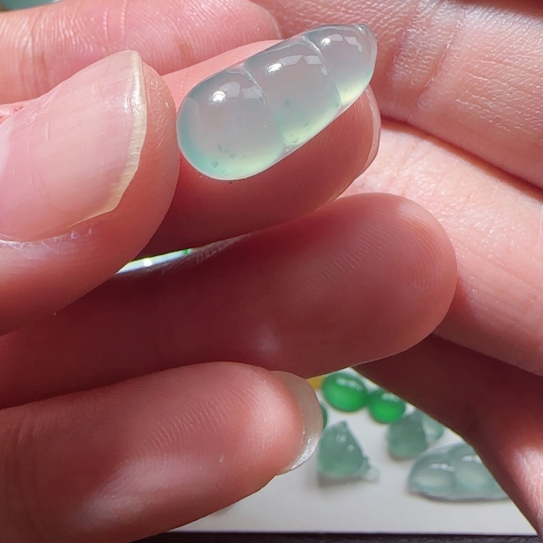 定制翡翠未镶嵌天然翡翠福豆