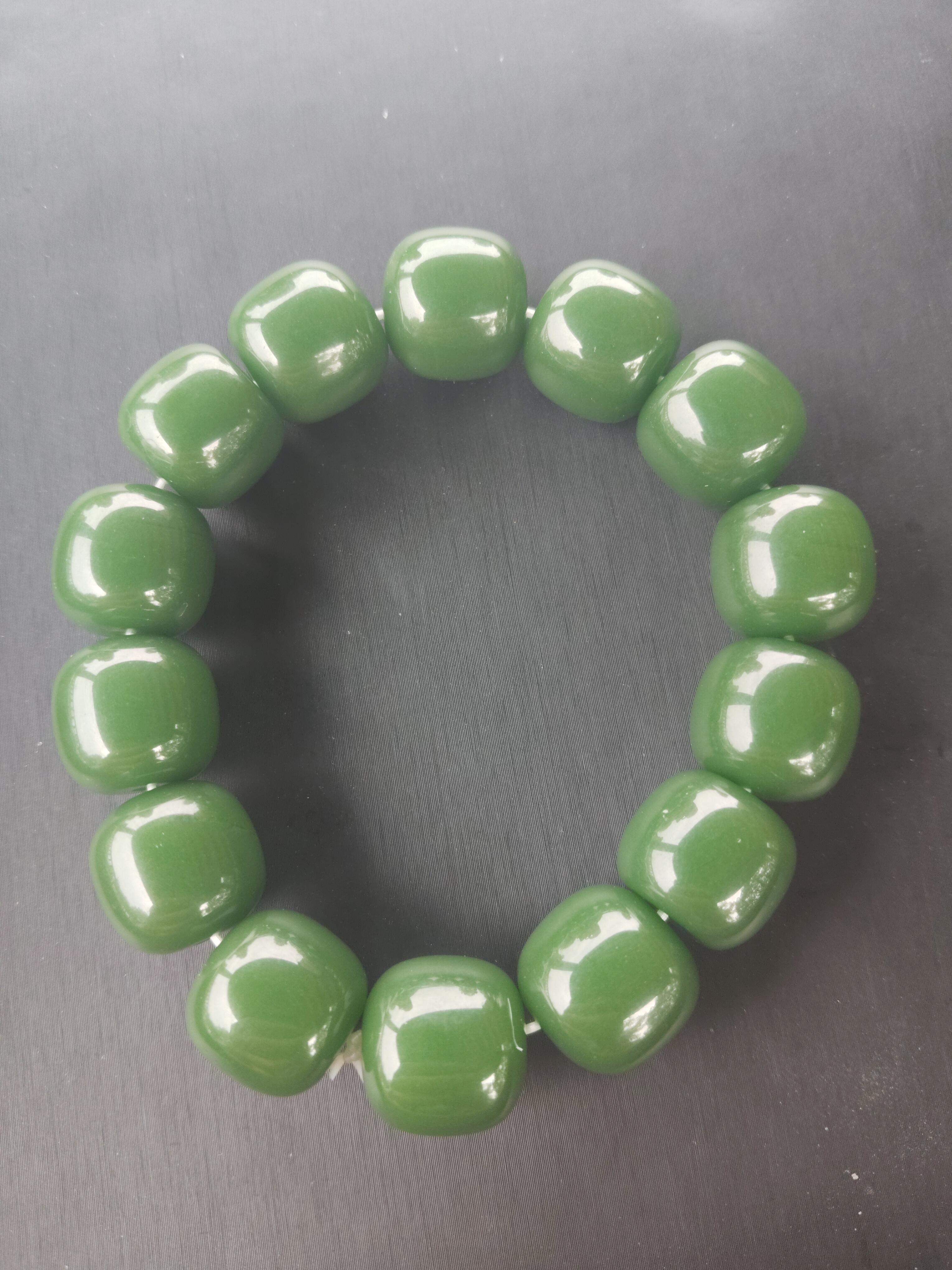 卡16老形珠手串辣绿色