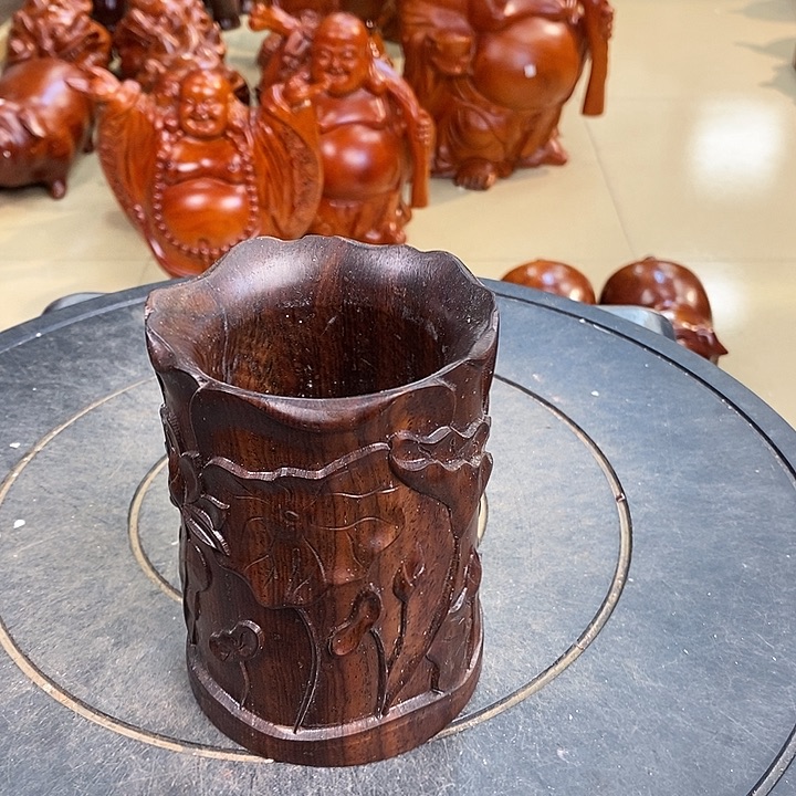 花梨木类黑檀木笔筒