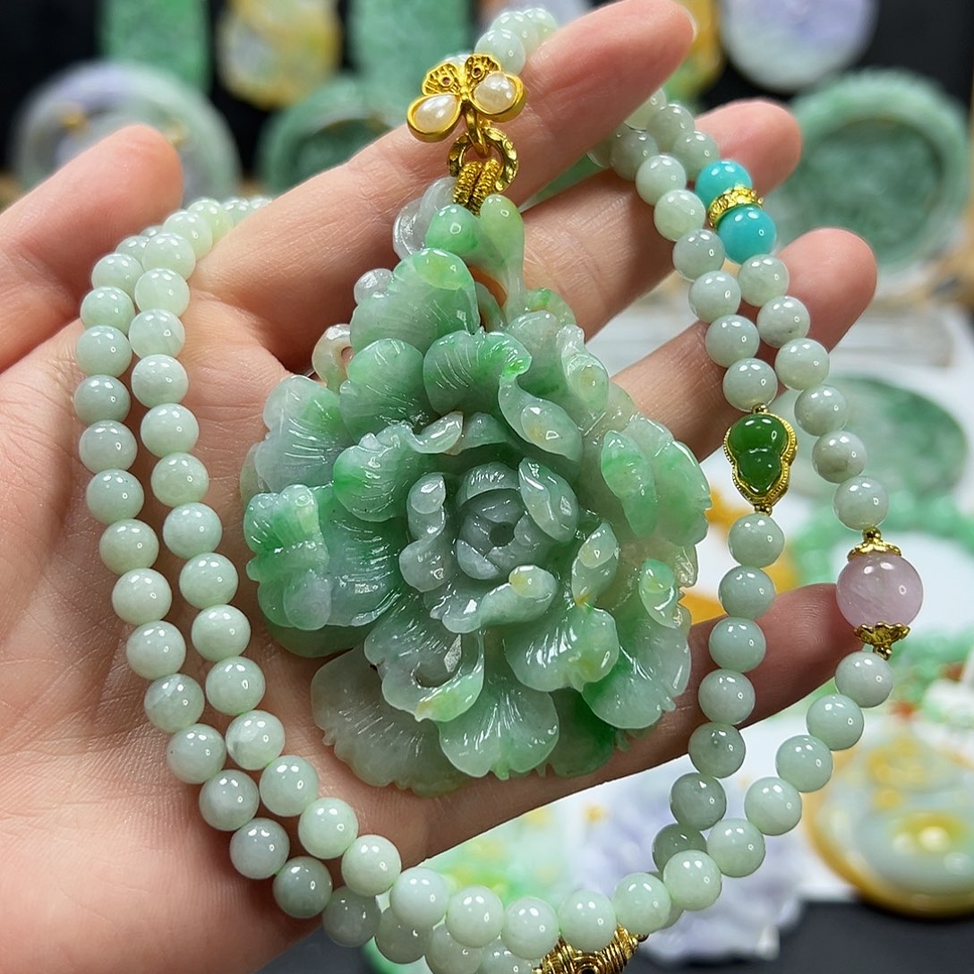 翡翠未镶嵌颈饰吊坠