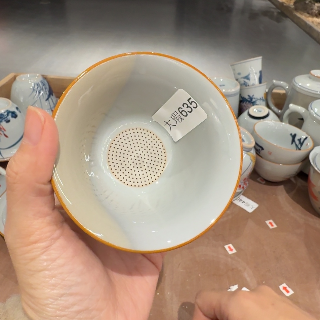 釉下手绘茶具微瑕