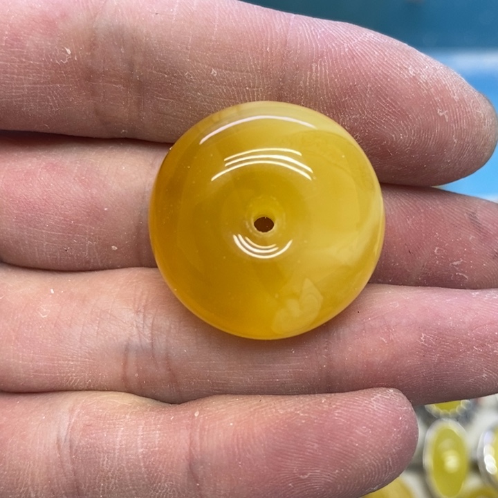 蜜蜡裸石未镶嵌吊坠