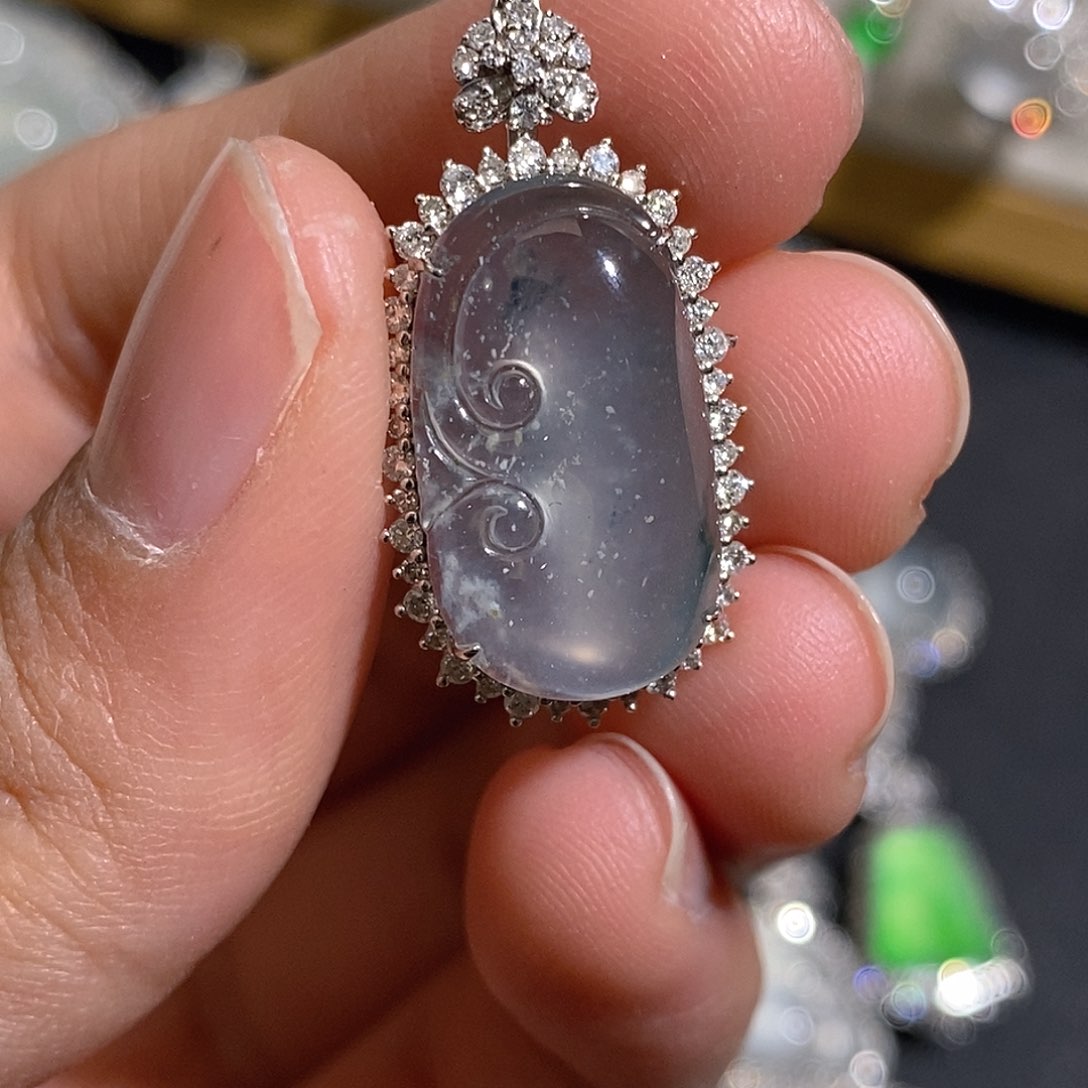 翡翠颈饰18K金镶嵌天然缅甸A货翡翠