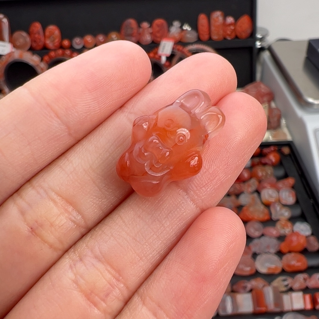 南红玛瑙未镶嵌颈饰拉布布