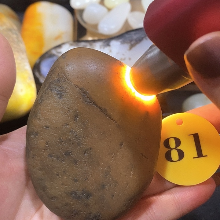 未镶嵌和田玉（糖玉）挂件