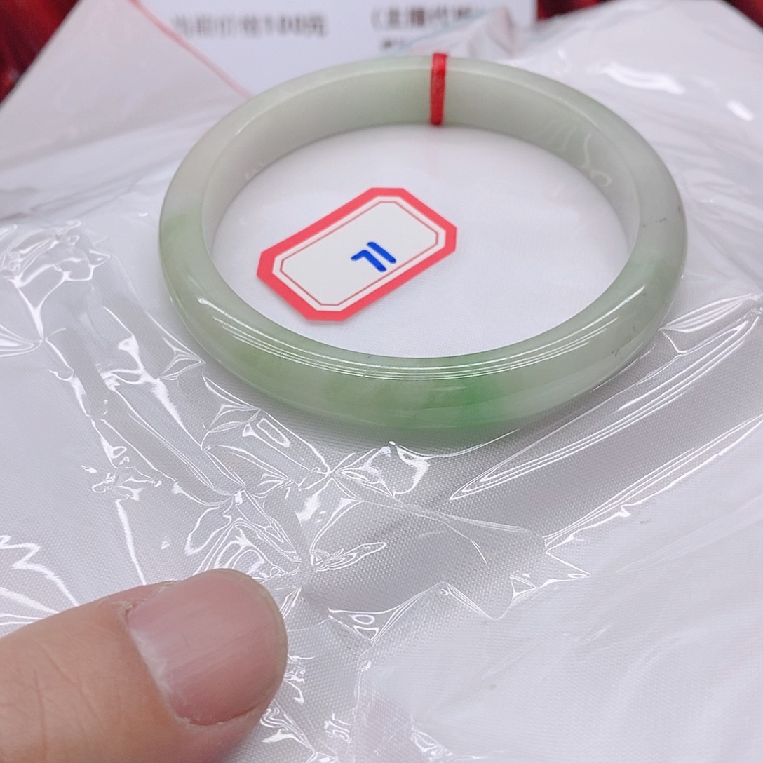 翡翠手镯未镶嵌金*子71111111111