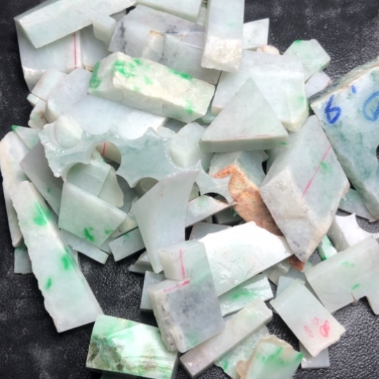 抽***天翡翠未镶嵌吊坠(不含链)