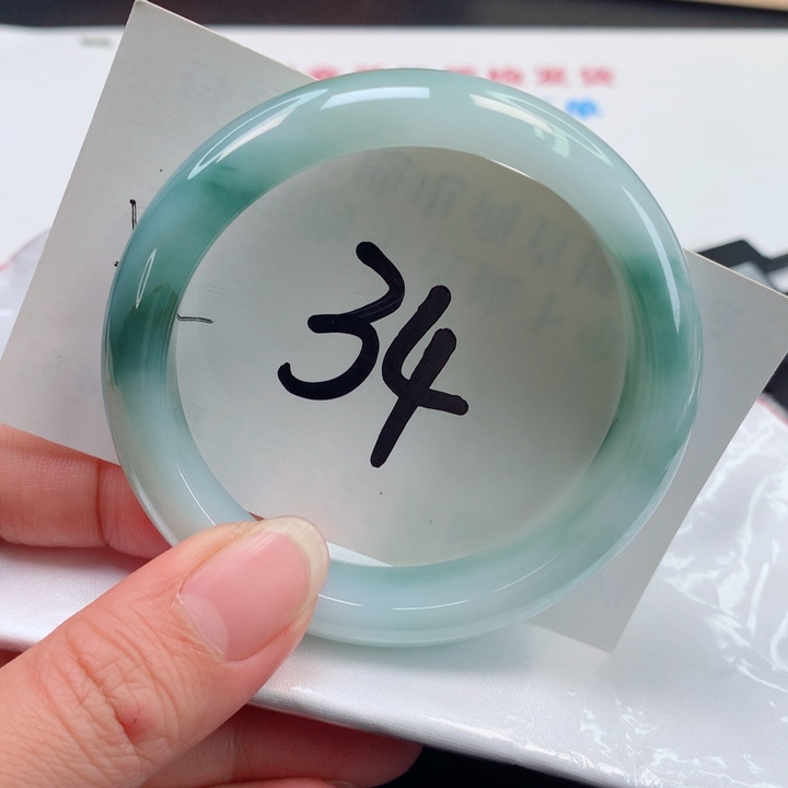 翡翠手镯未镶嵌正