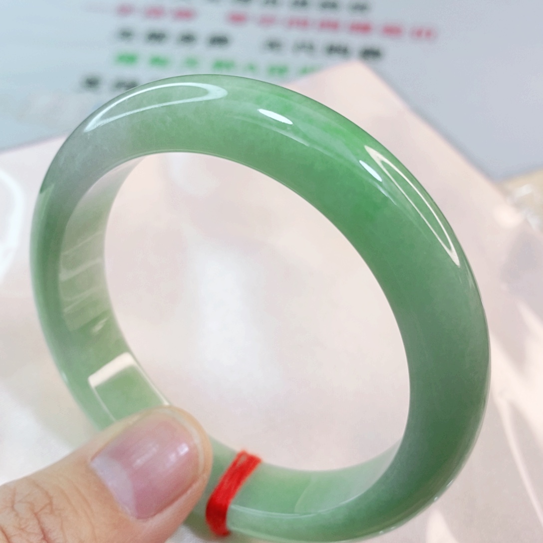 翡翠手镯未镶嵌54.6圈口