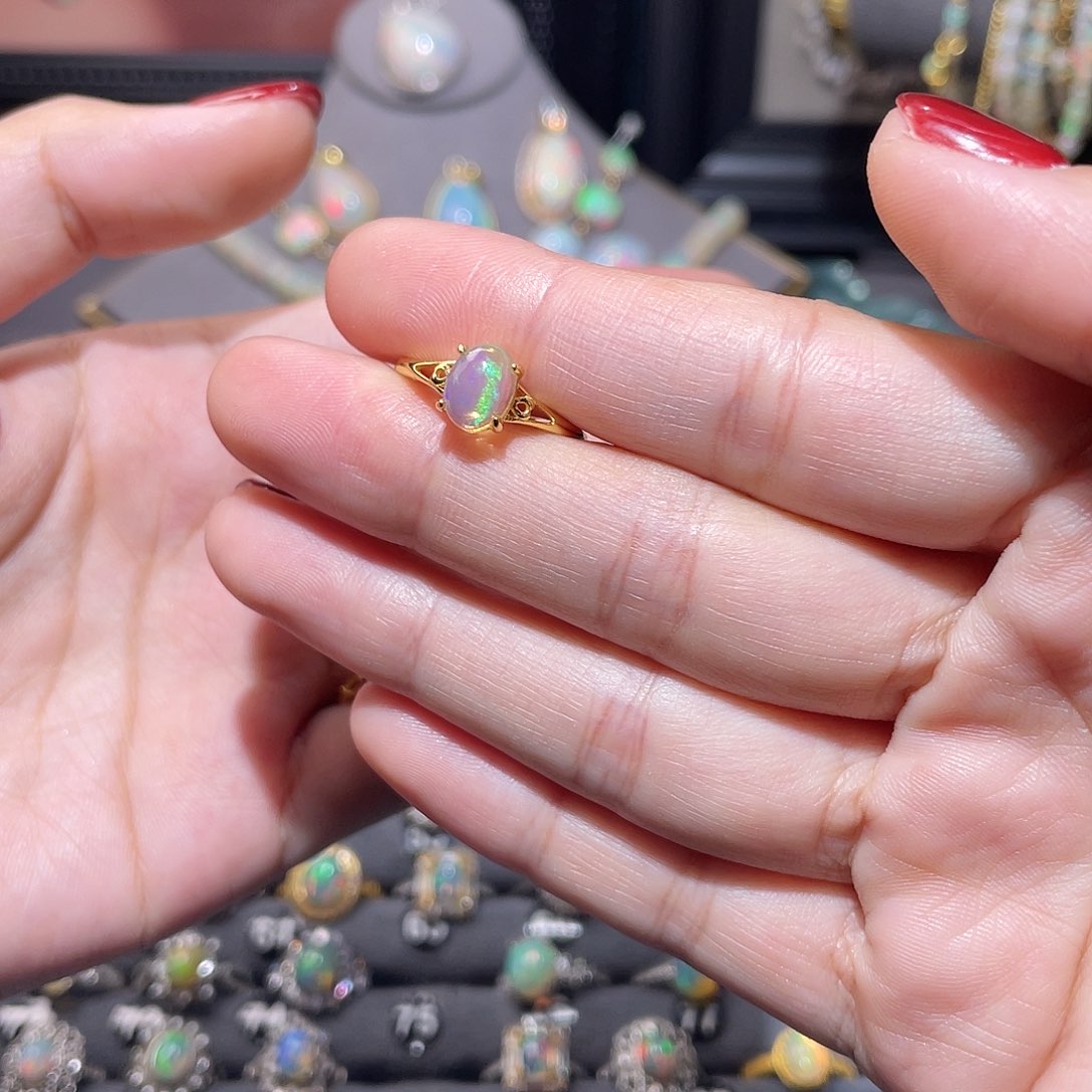 银S925镶嵌欧泊戒指）