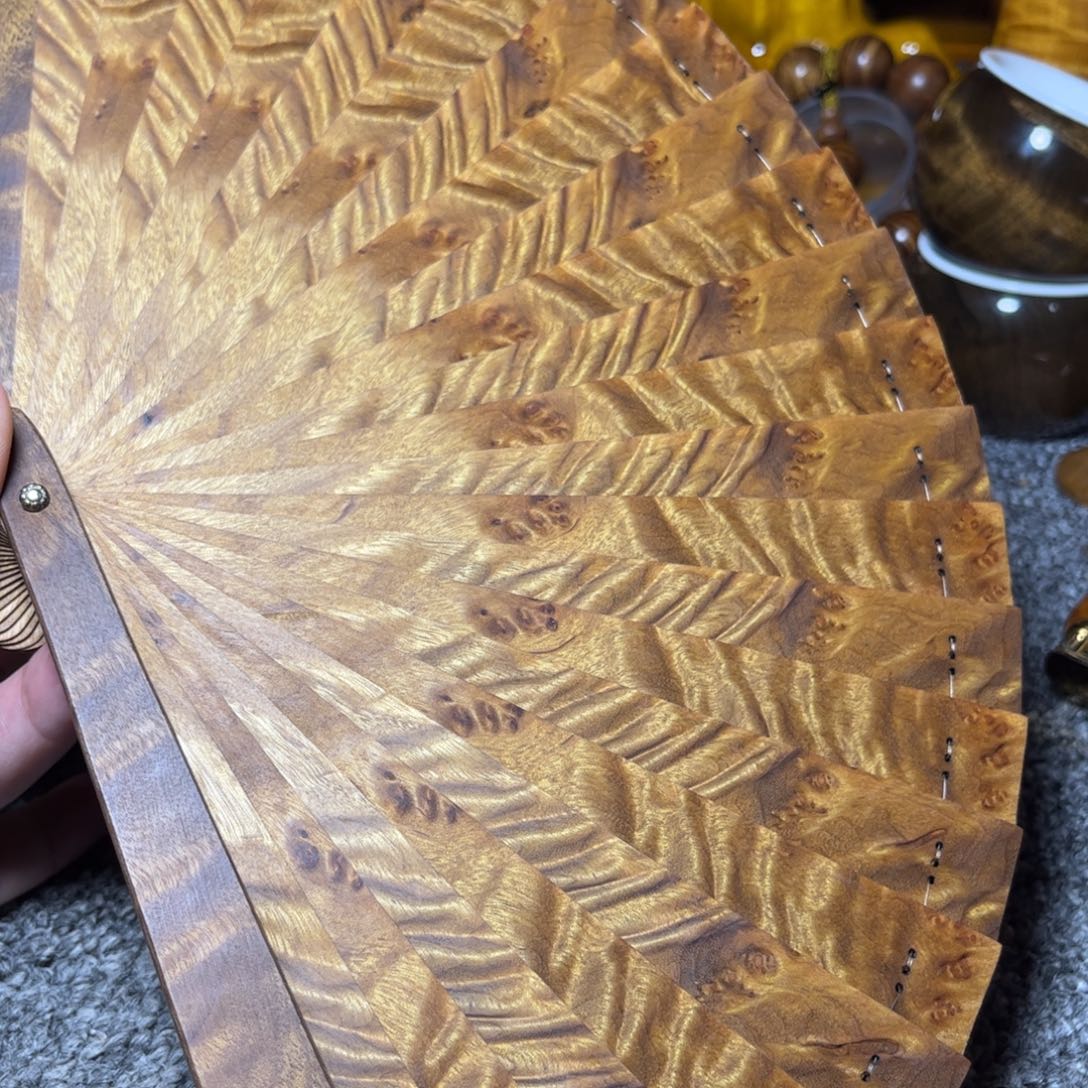 金丝楠枯木花纹扇子