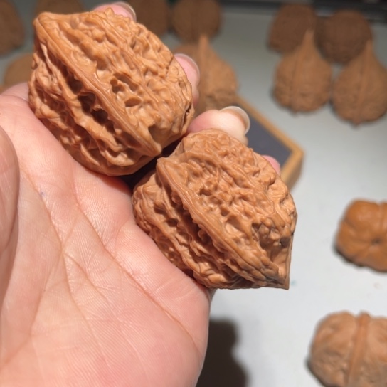 3***思文玩核桃吊坠鸡心