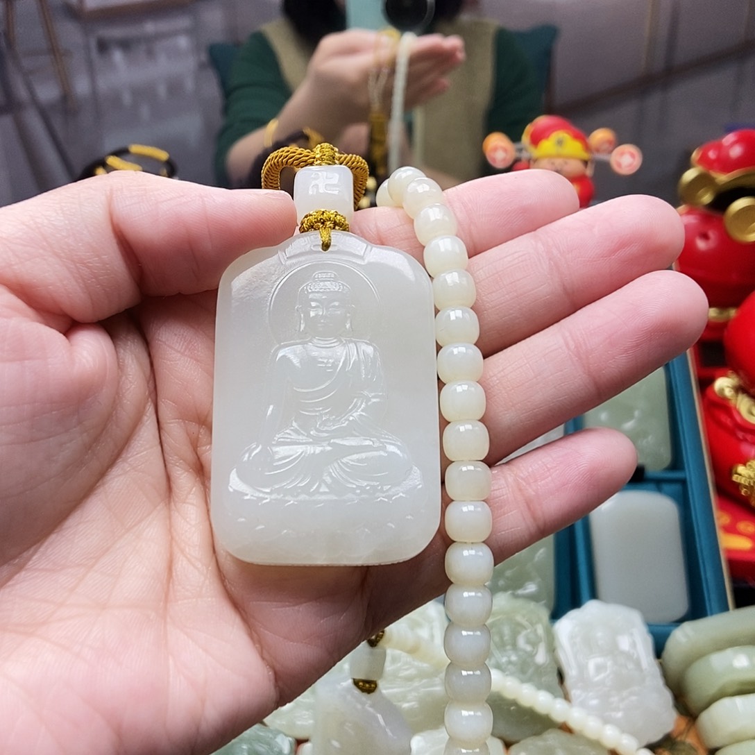 和田玉颈饰未镶嵌来*民