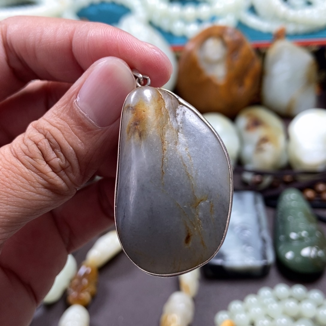 和田玉未镶嵌挂件