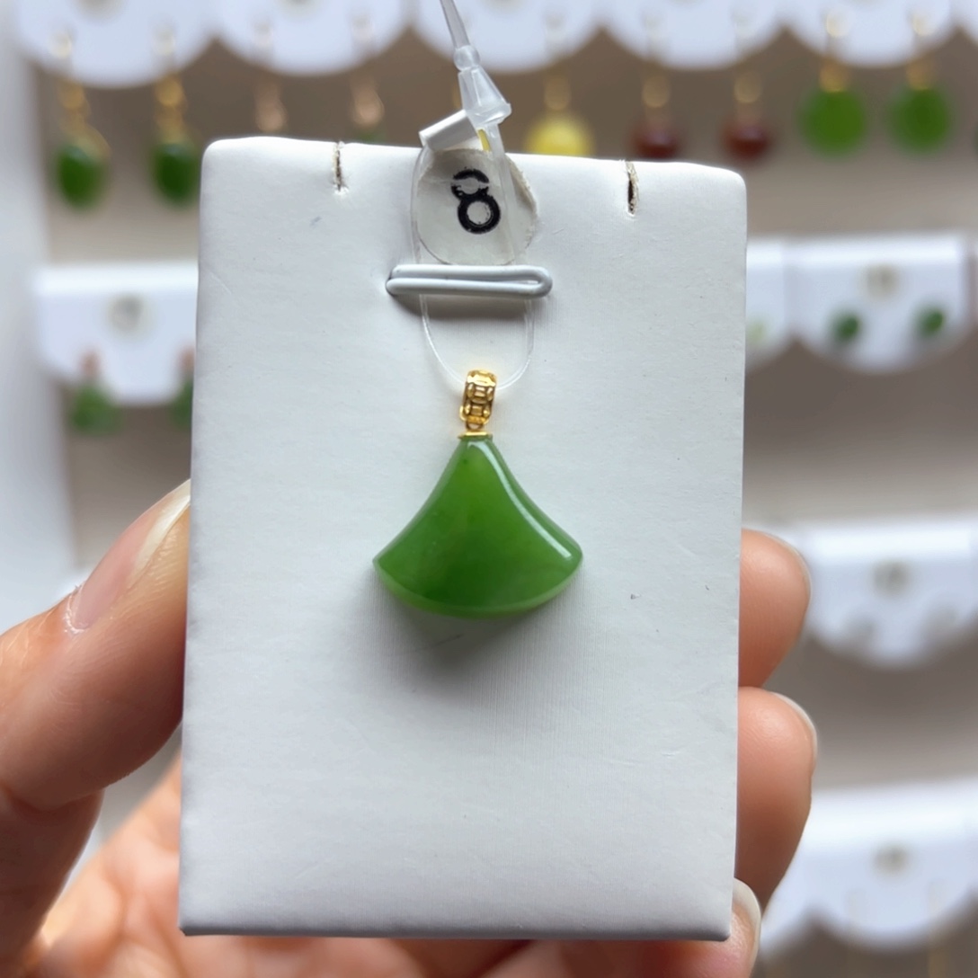 和田玉吊坠(不含链)18K金镶嵌