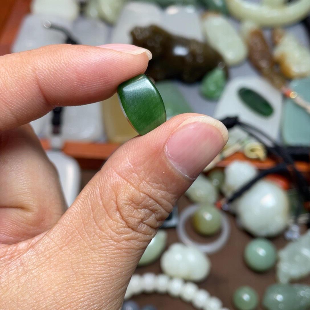 和田玉颈饰未镶嵌何*烛