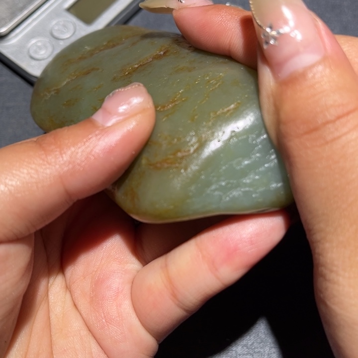 和田玉未镶嵌把件