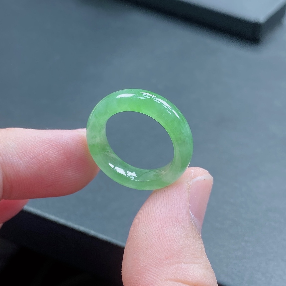 天然缅甸A货翡翠水润冰底满绿正装戒指 12圈 16.4-5.3-3.9mm