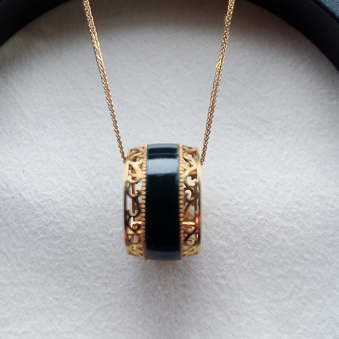 翡翠颈饰未镶嵌墨翠